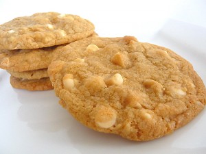 white-chocolate-macadamia-nut-cookies-main